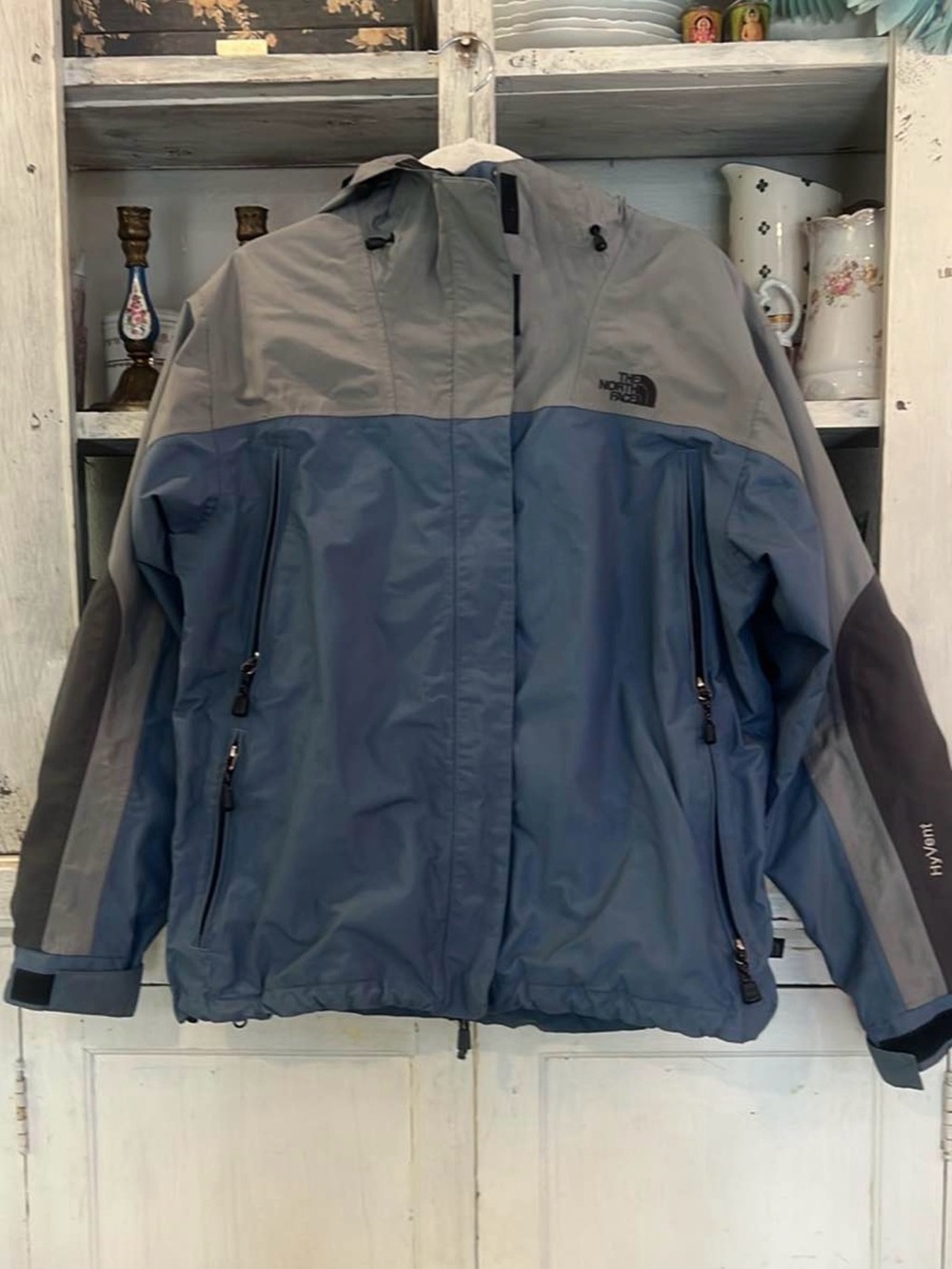 The North Face Women’s Blue and Light Gray Waterproof Raincoat Size L